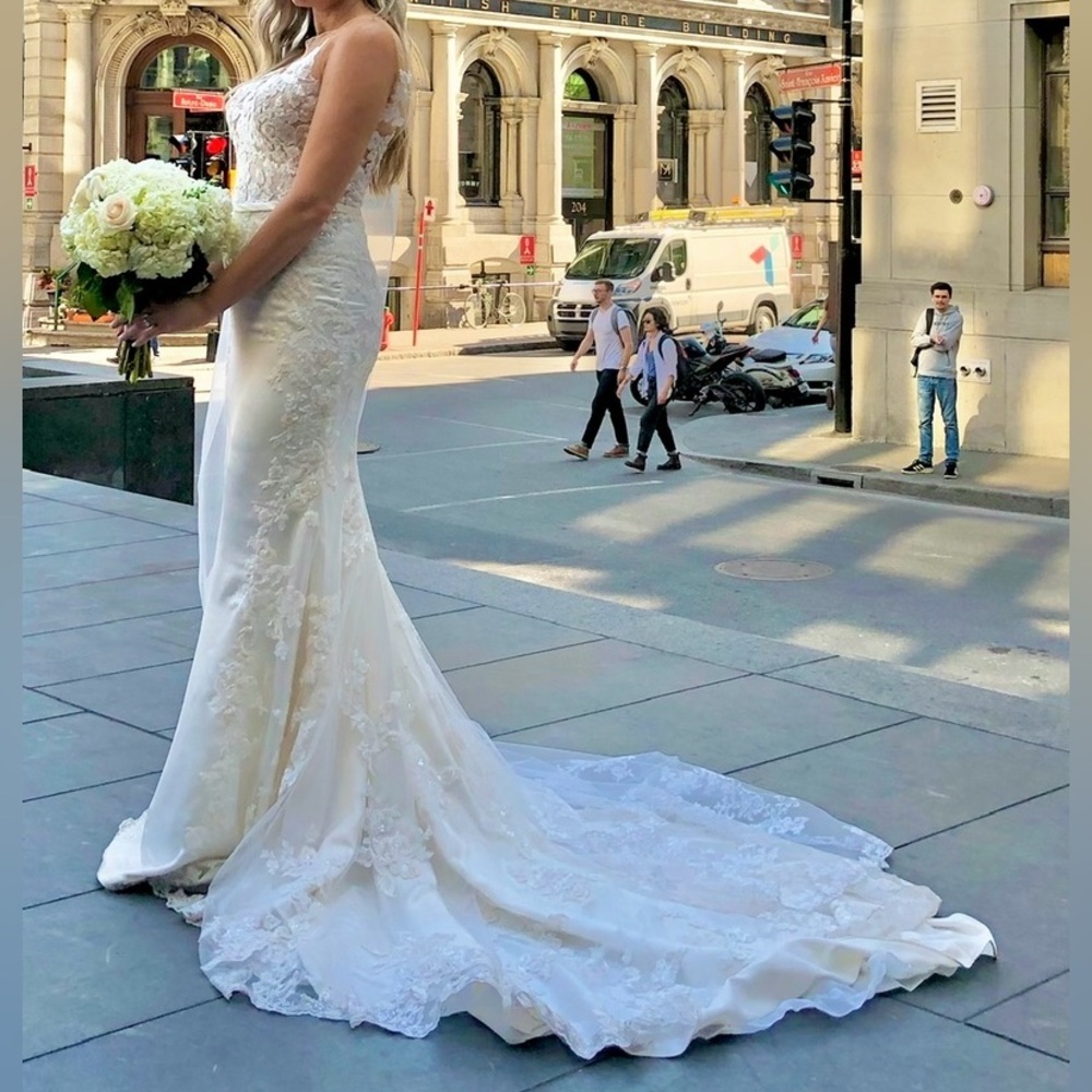 👰♀️ Pronovias Dralia Wedding Dress – Size 8 - Picture 5 of 11